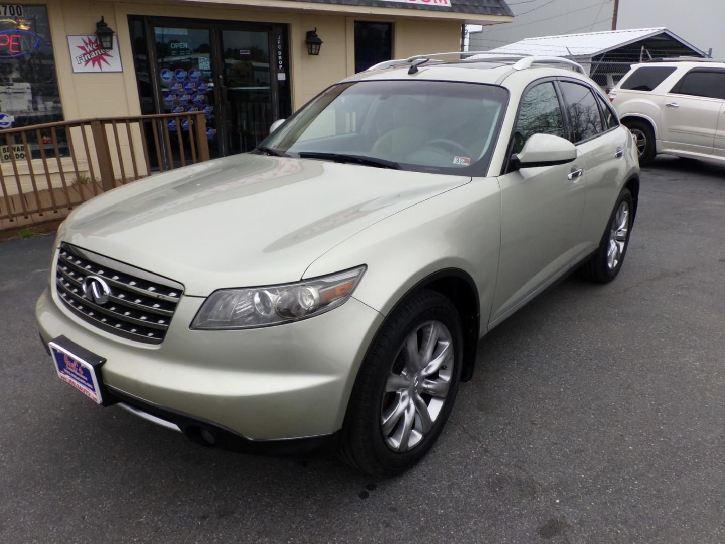 2008 Champagne Infiniti FX FX35 AWD (JNRAS08W08X) with an 3.5L V6 DOHC 24V engine, 5-Speed Automatic Overdrive transmission, located at 5700 Curlew Drive, Norfolk, VA, 23502, (757) 455-6330, 36.841885, -76.209412 - Photo#5